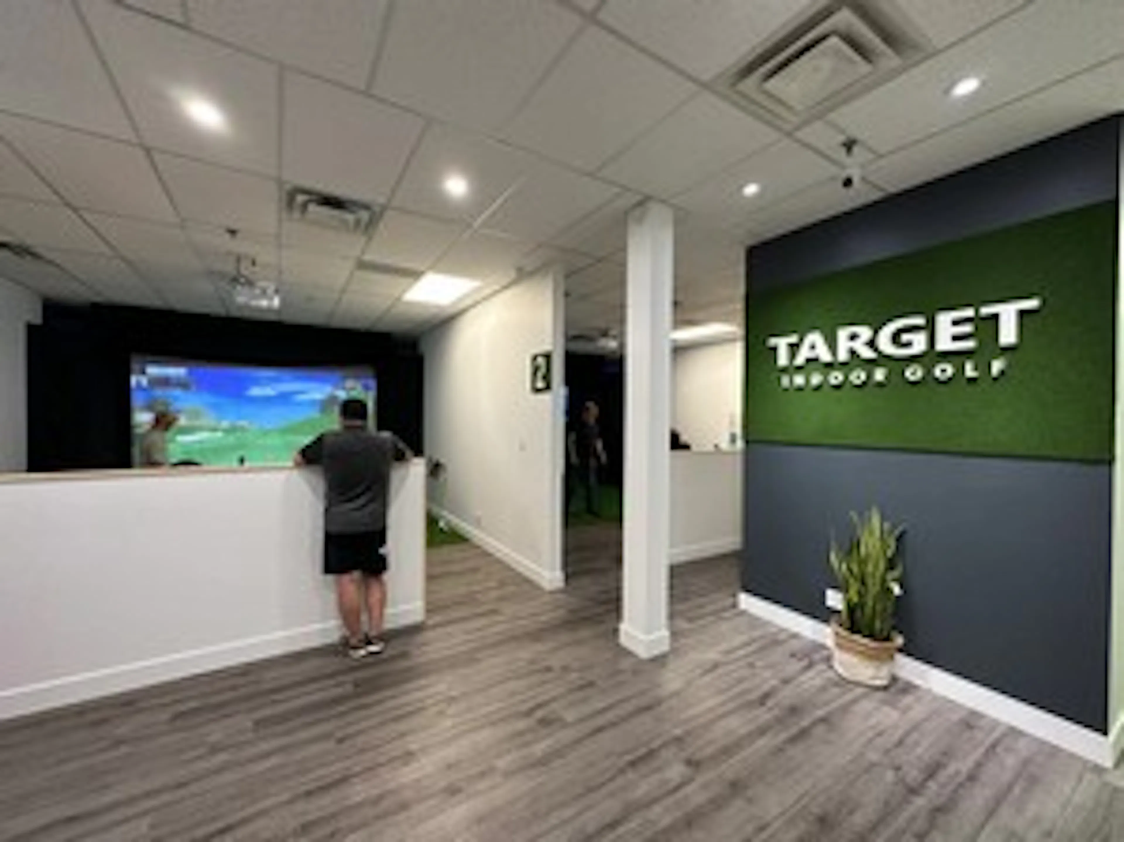 target indoor golf oshawa