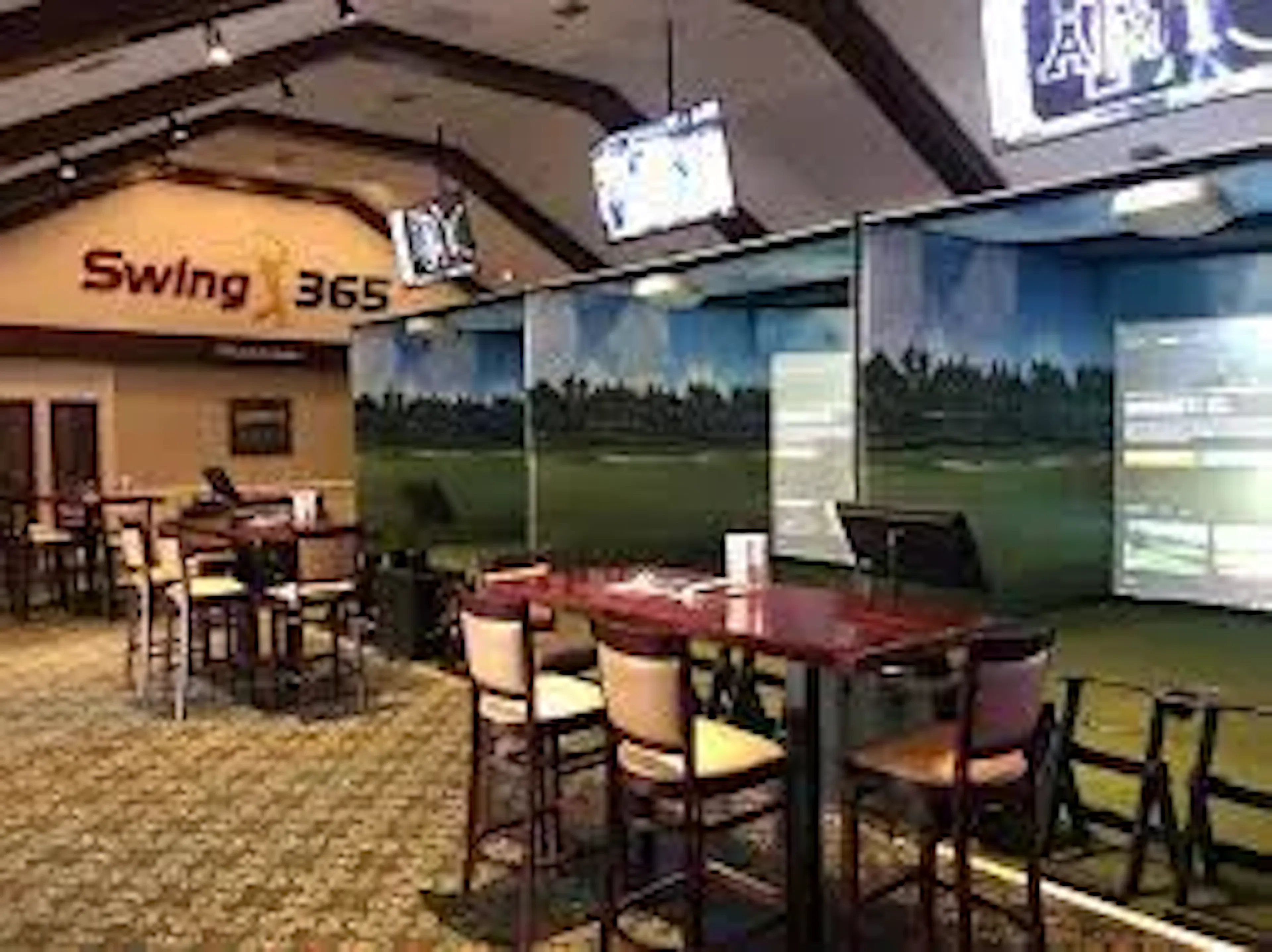 swing 365 indoor golf lounge