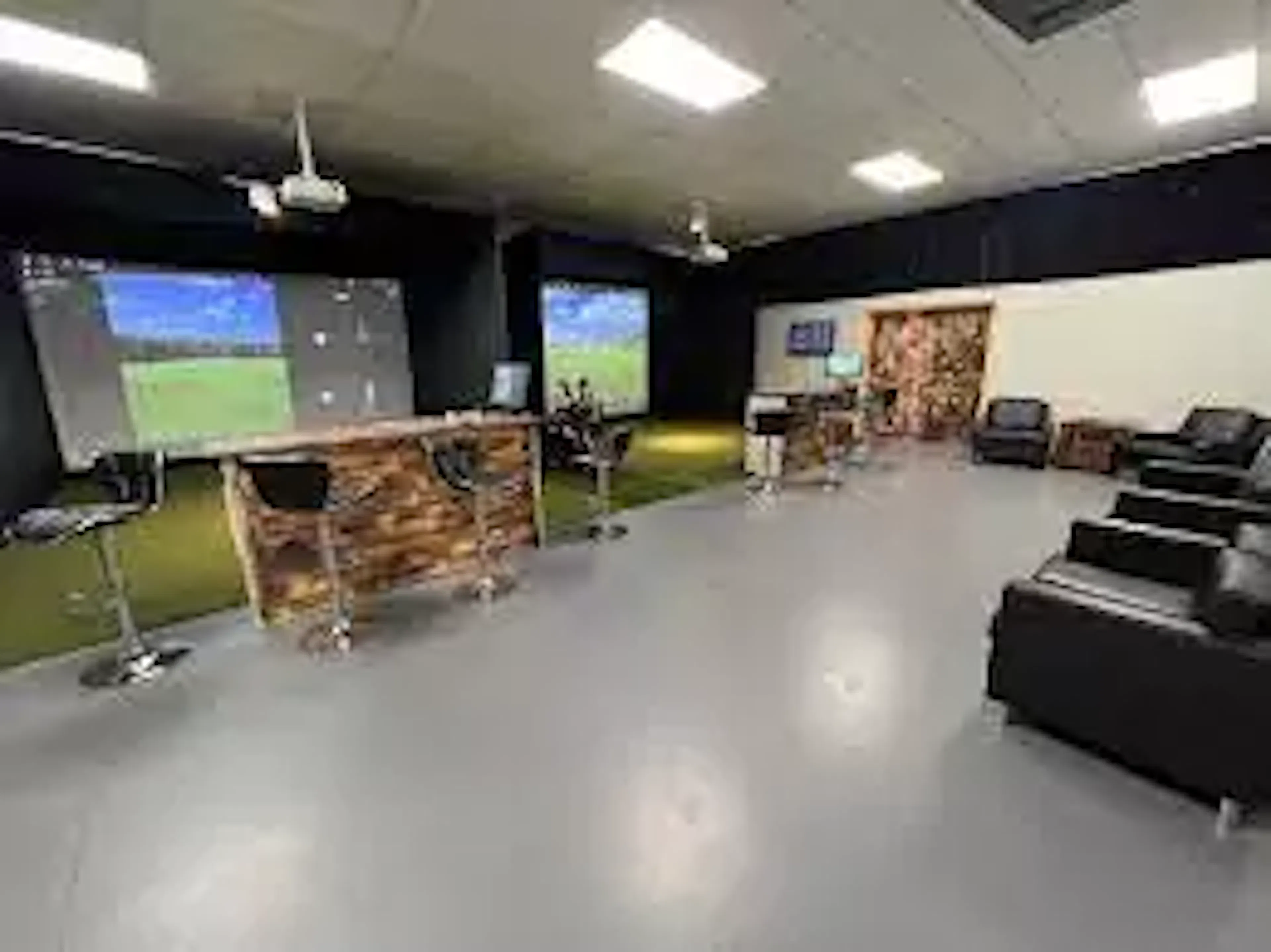 gopher's indoor golf simulators