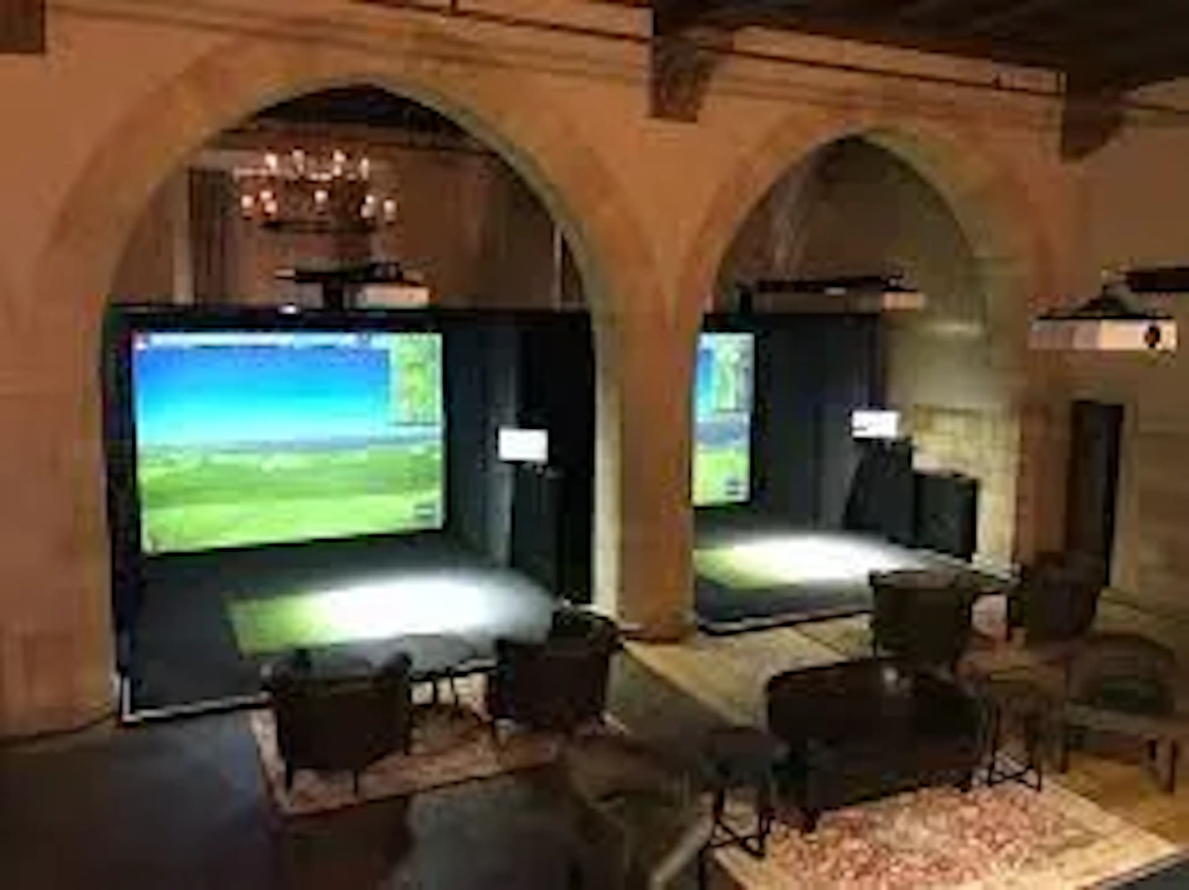 proximity golf lounge